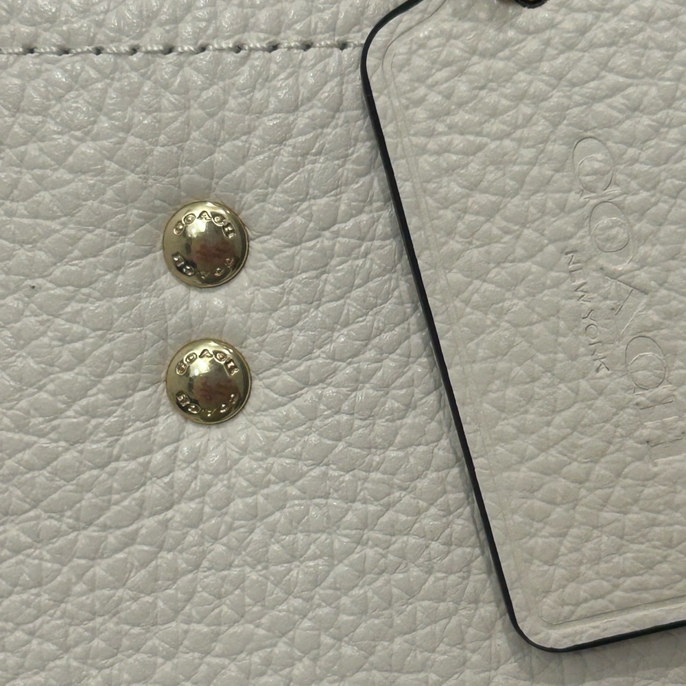 NWT Coach Dempsey Carryall Leather 2 Way Bag in Chalk - Picture 4 of 12